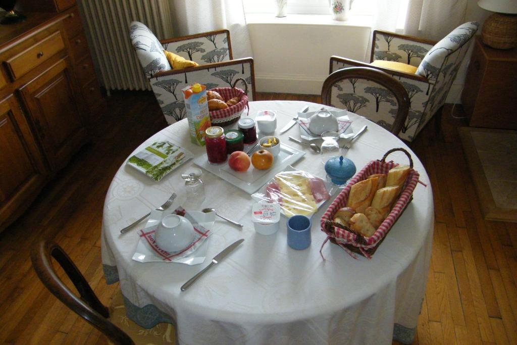 Chambre D'Hotes Jules & Annette Виттель Номер фото